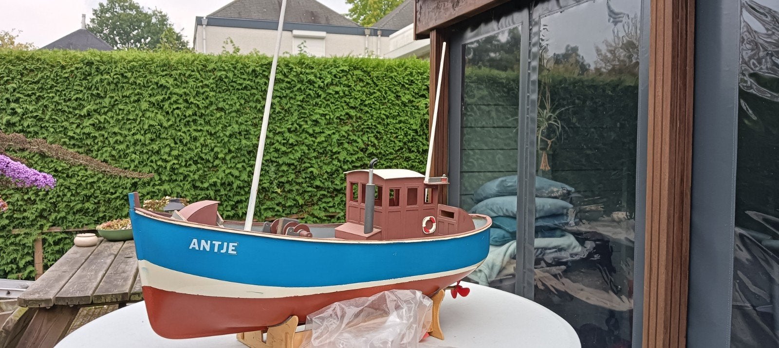 Modelbouw vissersboot Antje Büsum met motor, Hobby en Vrije tijd, Modelbouw | Boten en Schepen, Ophalen, Gebruikt, Groter dan 1:32