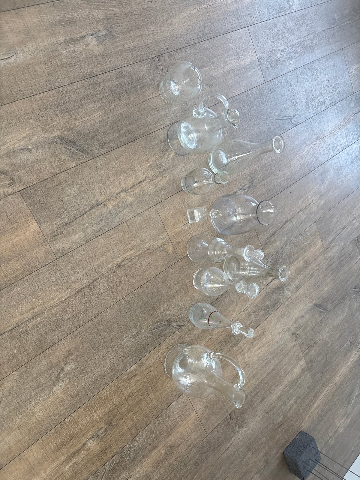 Set van 11 diverse glazen karaffen en flessen, Antiek en Kunst, Ophalen