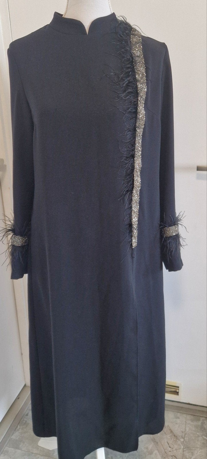 Lange zwarte jurk / Abaya met verfijnde details - Maat 42, Kleding | Dames, Overige typen, Zwart, Maat 42/44 (L), Ophalen of Verzenden