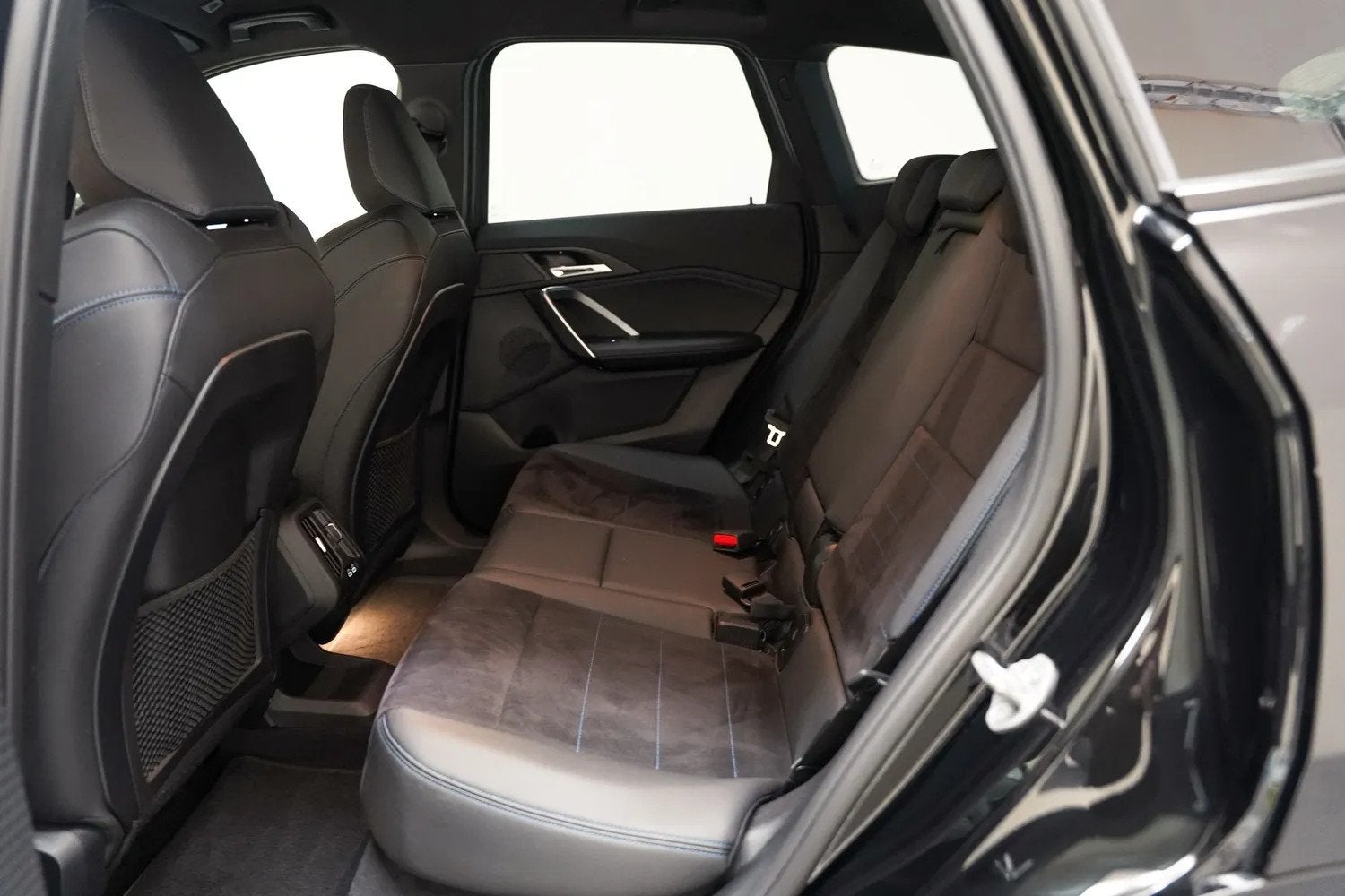 Foto 11 van BMW X1 xDrive25e M Sport Shadow [ SOH 92,5% ] [ LED HUD 360
