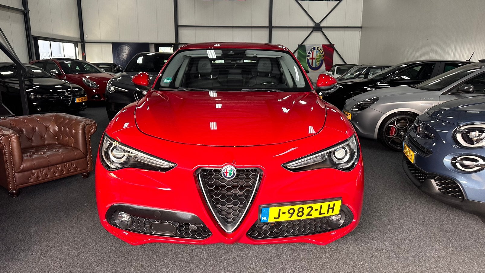 Alfa Romeo Stelvio 2.2 JTD AT 210pk AWD 2017 Rood, Auto's, Zwart, 4 cilinders, 1634 kg, Leder