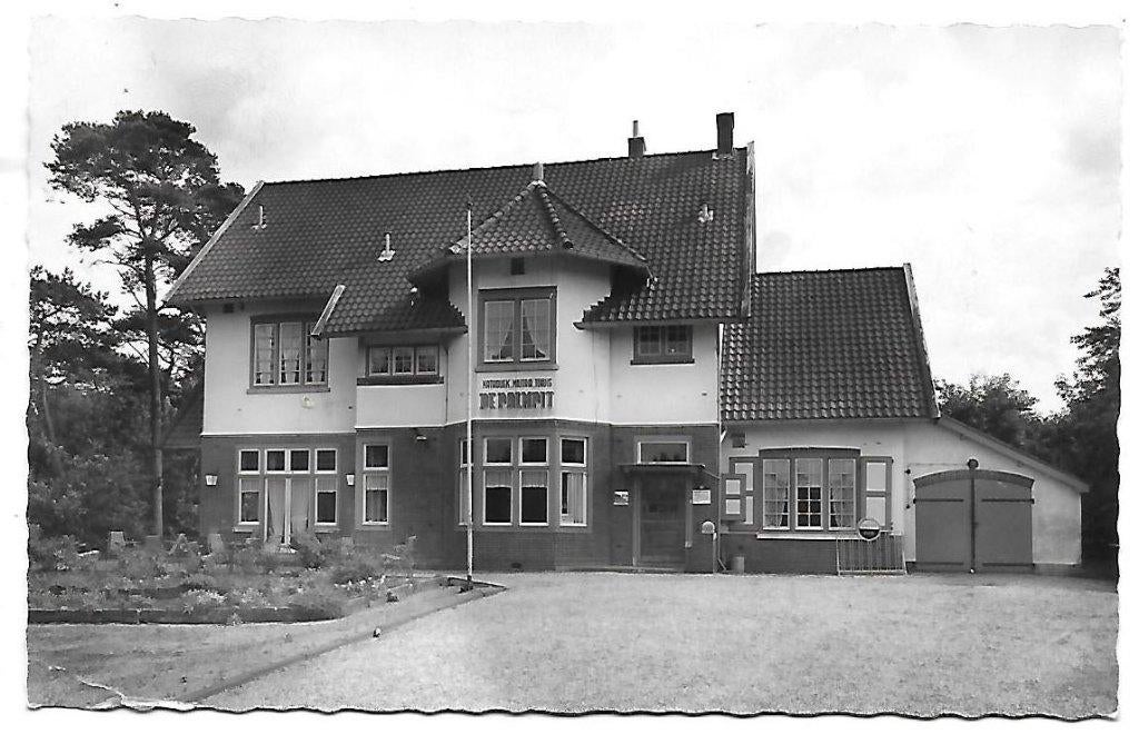 Bussum K. M. T. de Palmpit - oude gelopen ansichtkaart B567, Ophalen of Verzenden, 1940 tot 1960, Gelopen, Noord-Holland
