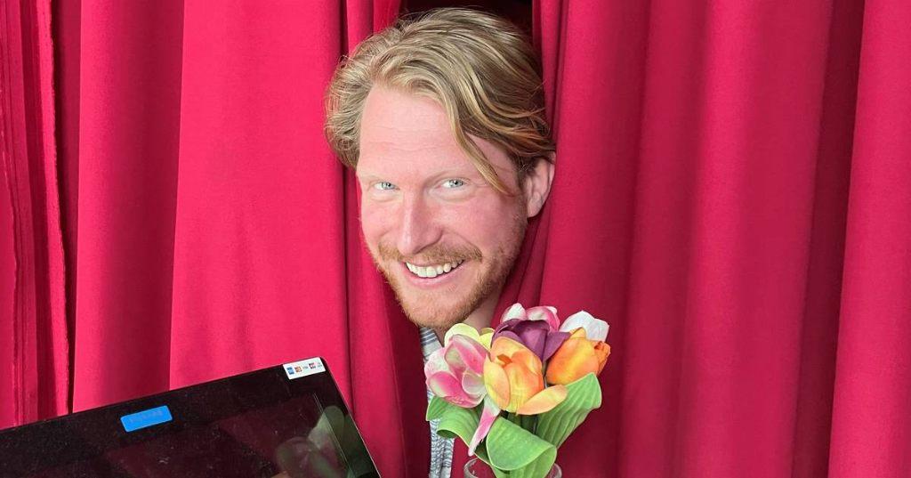 Kor Hoebe (21 mei) - 2 kaartjes op rij 8, Twee personen, Mei