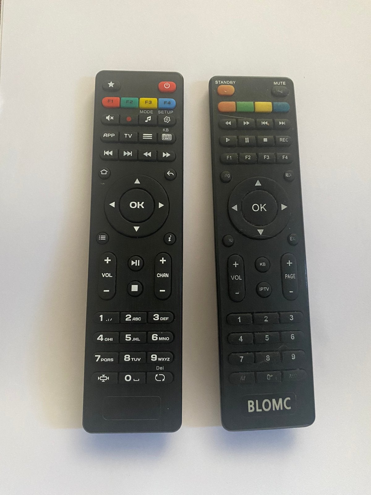 2x Universele Afstandsbediening voor TV/IPTV Box (o.a. BLOMC, Audio, Tv en Foto, Ophalen of Verzenden, Zo goed als nieuw, Tv
