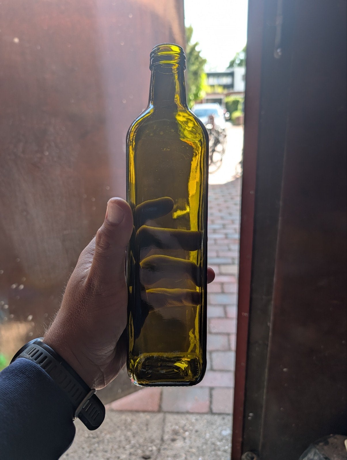 150 flessen 750ml bruin voor bijvoorbeeld olijfolie incl dop, Diversen, Ophalen