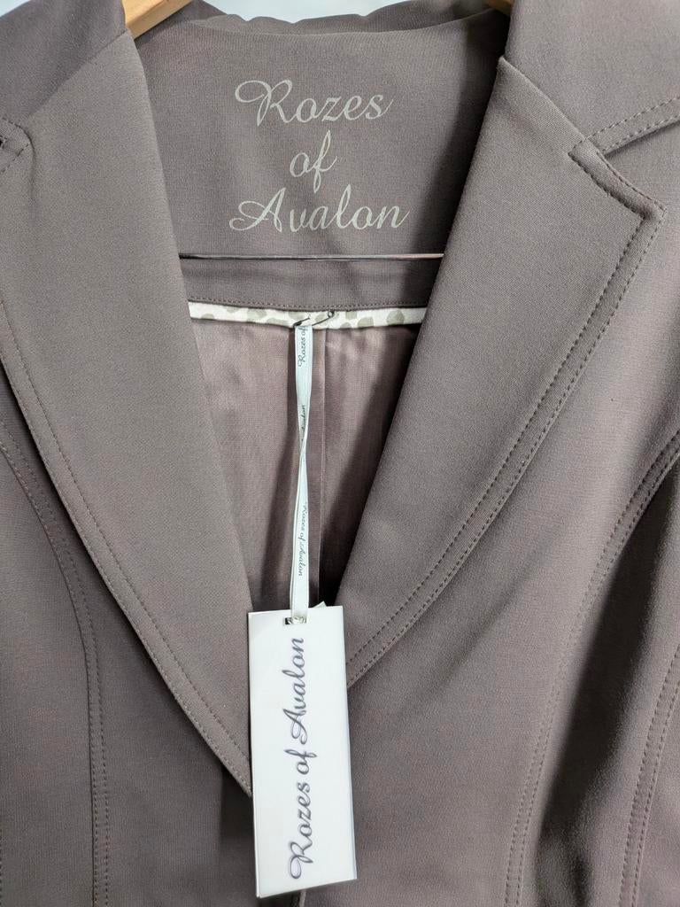 Roses of Avalon blazer maat M taupe, Kleding | Dames, Maat 38/40 (M), Nieuw, Ophalen of Verzenden, Jasje