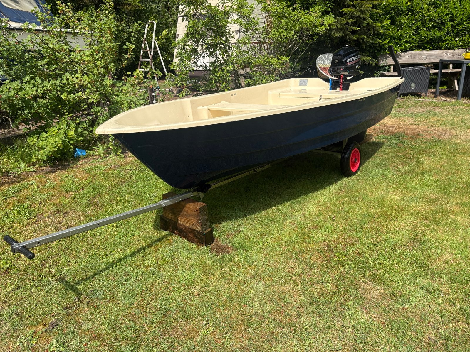 Complete boot set: 3 jaar oud, incl. motor, peddel, trailer, Ophalen, Buitenboordmotor, Trailer, Zo goed als nieuw