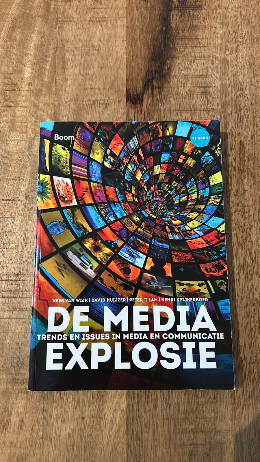 De Media Explosie: Trends en Issues in Media en Communicatie, Boeken, Ophalen of Verzenden, Zo goed als nieuw, Media