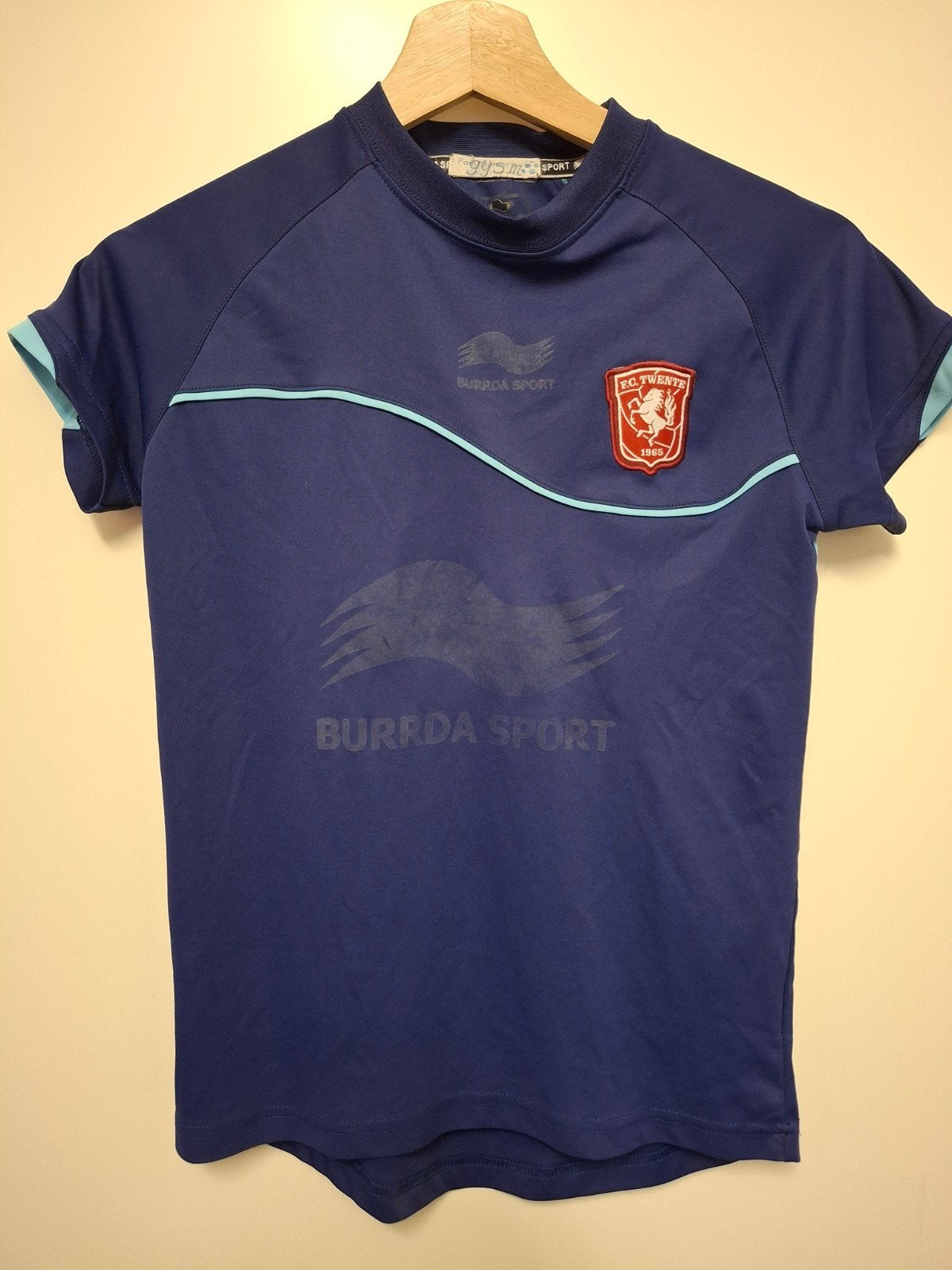 Fc Twente trainingsshirt 2011-2012 maat 9-10 jaar "Gijs M", Verzamelen, Ophalen of Verzenden, Gebruikt, F.C. Twente, Shirt