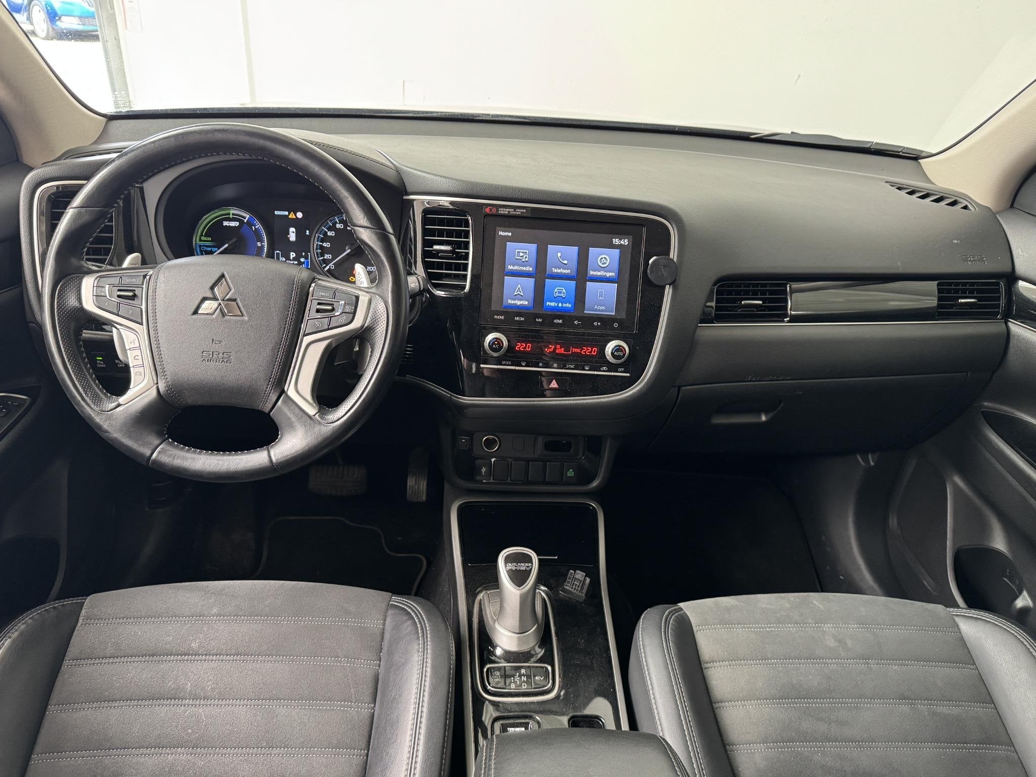 Mitsubishi Outlander 2.4 PHEV Intense | Trekhaak | Camera |, Automaat, 4 cilinders, Automatische klimaatregeling, Plug-in hybride
