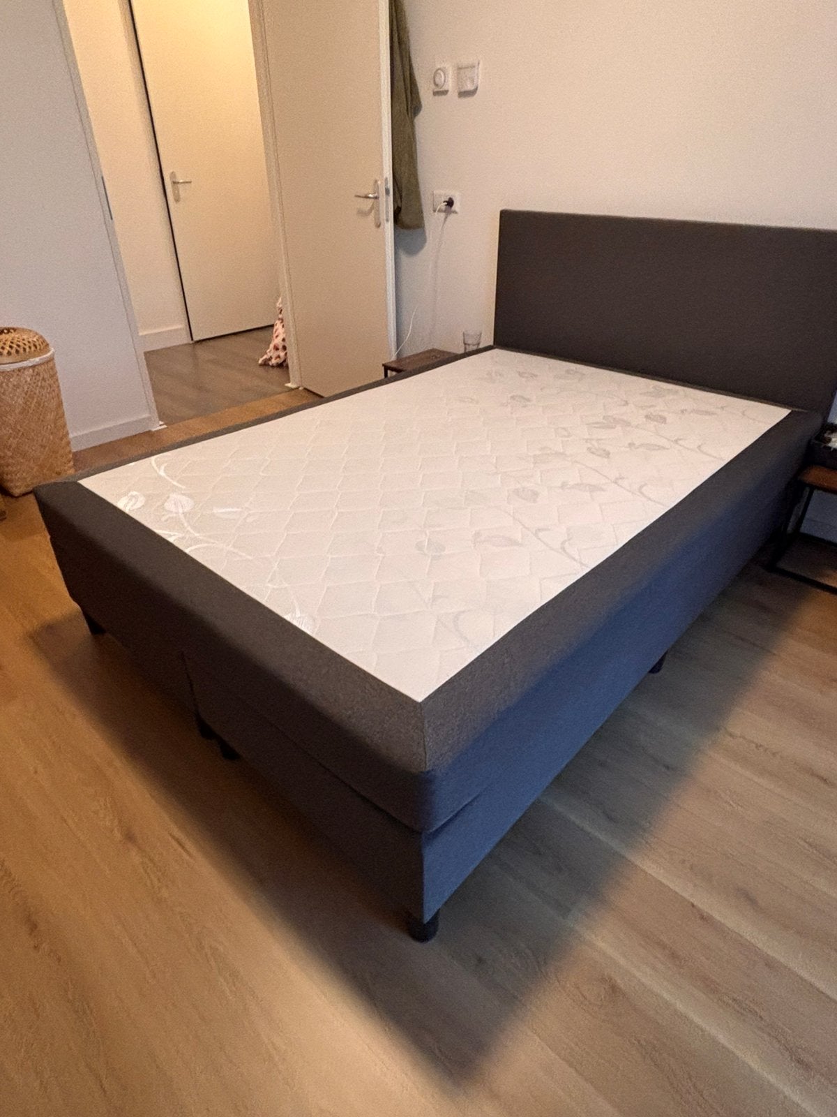 Grijze boxpring twijfelaar 140x200, Ophalen, 140 cm, Zo goed als nieuw, Twijfelaar