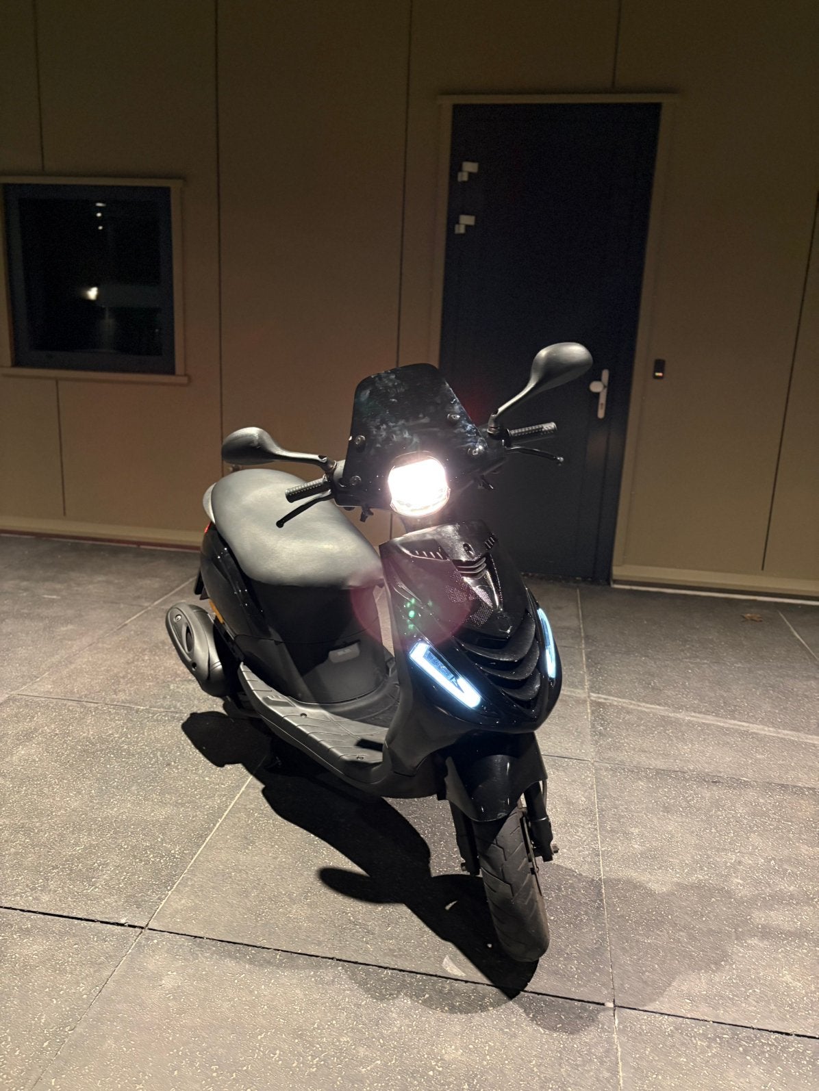 Piaggio zip 4 takt, Fietsen en Brommers, Scooters | Piaggio, Ophalen of Verzenden, Zo goed als nieuw, Benzine, Zip
