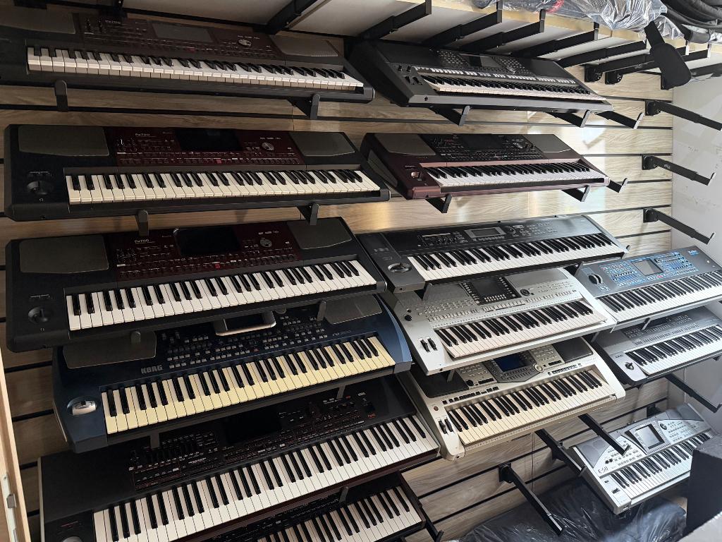 Verschillende keyboards Met Garantie, Muziek en Instrumenten, Keyboards, Ophalen, Zo goed als nieuw, 61 toetsen, Overige merken