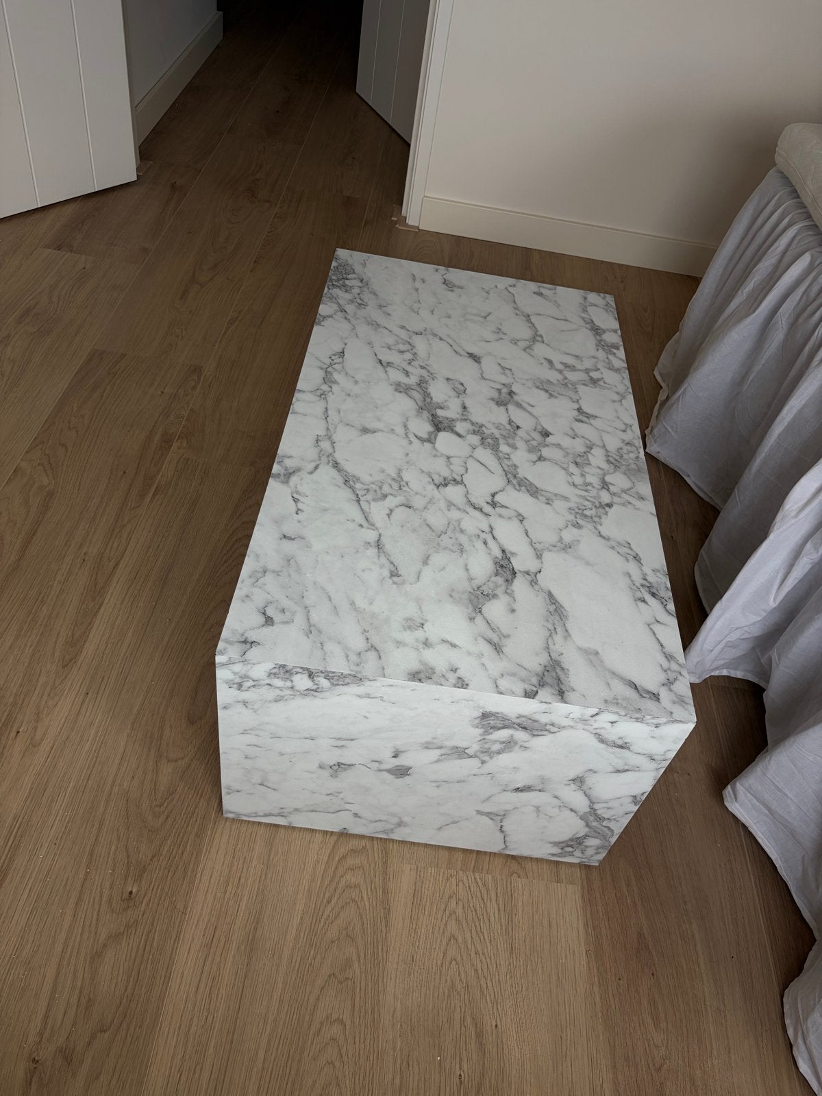 Westwing Salontafel marmerlook - 90x40x50 cm, Huis en Inrichting, Ophalen, Overige materialen, Gebruikt, 50 tot 100 cm