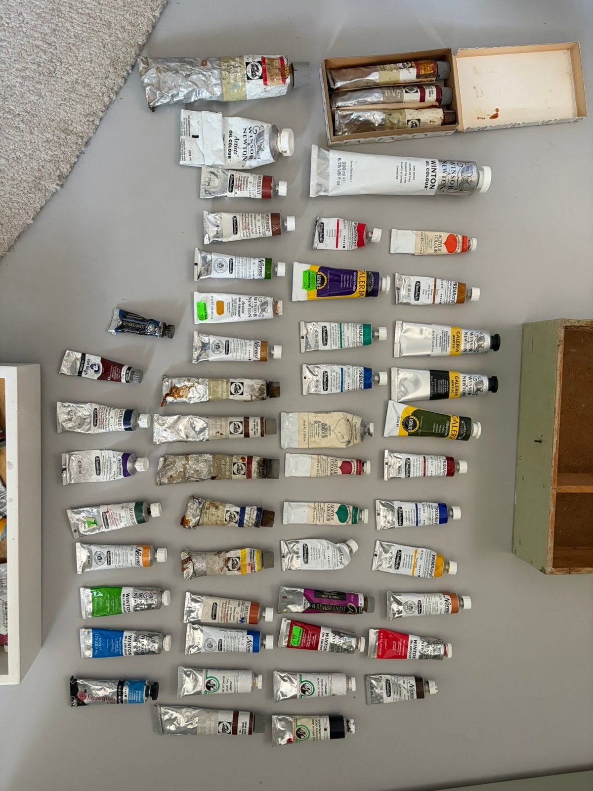 60+ tubes olie en acryl verf en 30+ penselen, Ophalen of Verzenden, Gebruikt, Olieverf