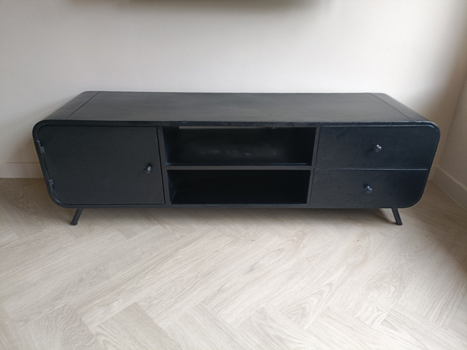 Modern zwart tv-meubel met opbergruimte, Ophalen, 150 tot 200 cm, Zo goed als nieuw, Minder dan 100 cm
