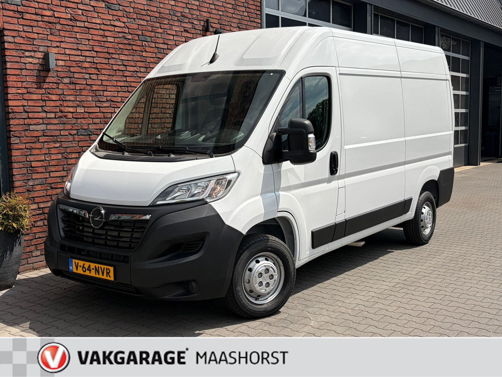 Opel MOVANO 2.2D 140 S&S L2H2 3.3t AchteruitrijCam/PDC/Clima, Auto's, Voorwielaandrijving, 12 maanden, Stof, Gebruikt