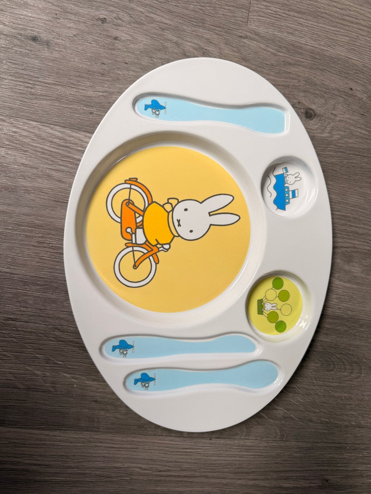 Mepal Rosti Nijntje kinderbord met vakjes en bestek, Ophalen of Verzenden, Gebruikt
