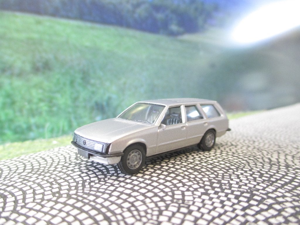 Opel Rekord E-1 Caravan - Herpa zilvergrijsmetallic, Ophalen of Verzenden, Nieuw, Auto, Herpa