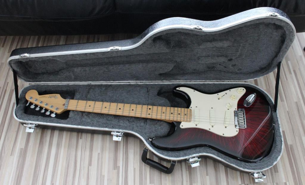 Fender Strat Plus DX  Firestorm Red finish USA 1991, Muziek en Instrumenten, Snaarinstrumenten | Gitaren | Elektrisch, Gebruikt