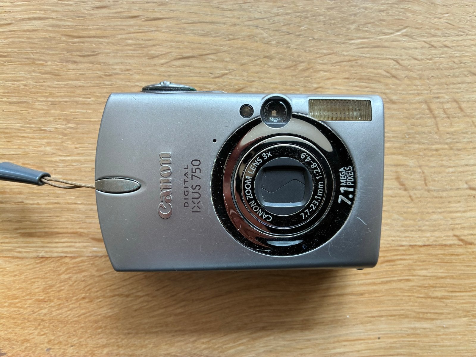 Canon Digital IXUS 750 Compactcamera met accessoires, Gebruikt, Canon, Compactcamera, Accu