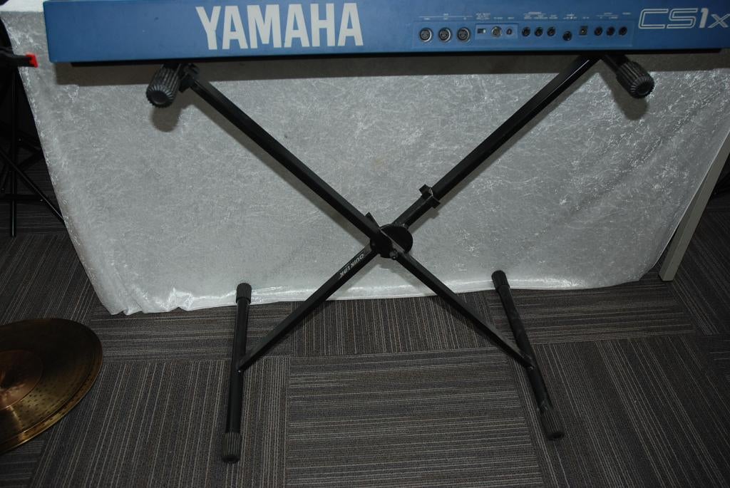 Yamaha CS1 synthesiser met standaard en voeding <25250741>, Muziek en Instrumenten, Instrumenten | Onderdelen, Gebruikt, ., Drums of Percussie