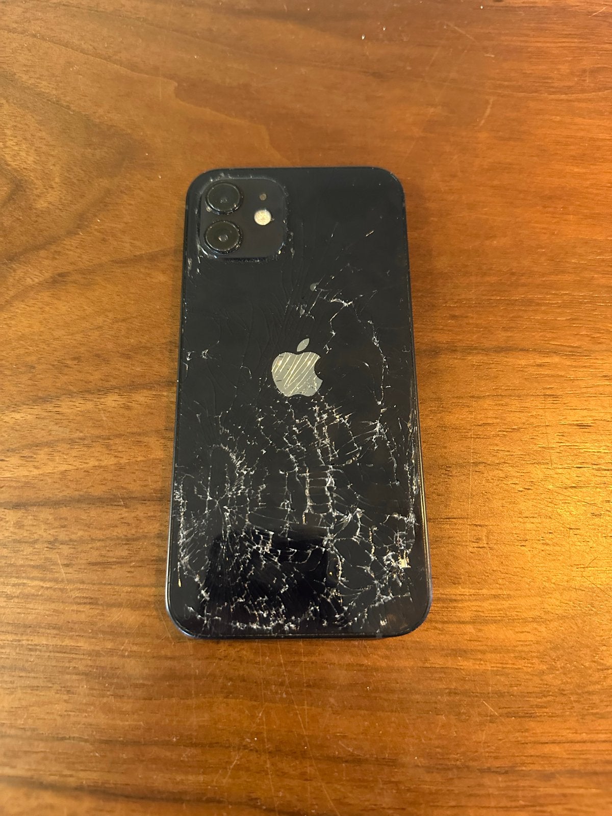 Foto 3 van iPhone 12 - 128GB - Zwart (achterkant gebarsten)
