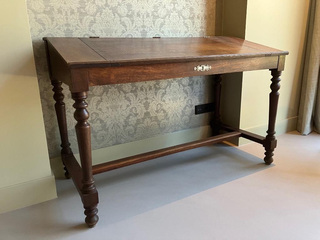 Lessenaar / leestafel, Gebruikt, 100 tot 150 cm, Klassiek, Eikenhout