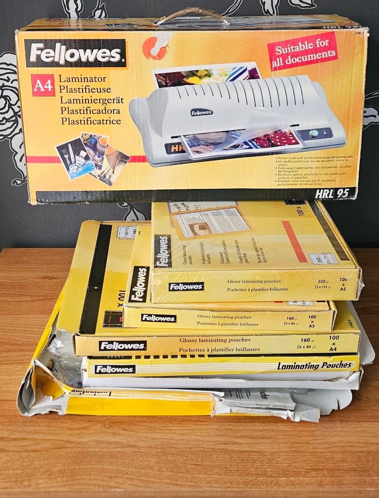 Laminator machine Fellowes + a lot of laminating folders, Ophalen of Verzenden