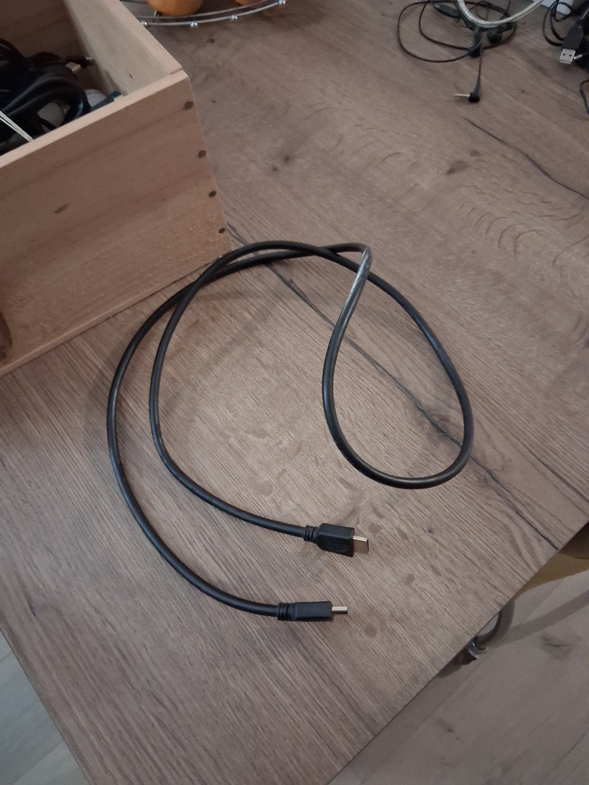 Zwarte HDMI-kabel - Gebruikt, Audio, Tv en Foto, Ophalen of Verzenden, Gebruikt, Minder dan 2 meter, HDMI-kabel