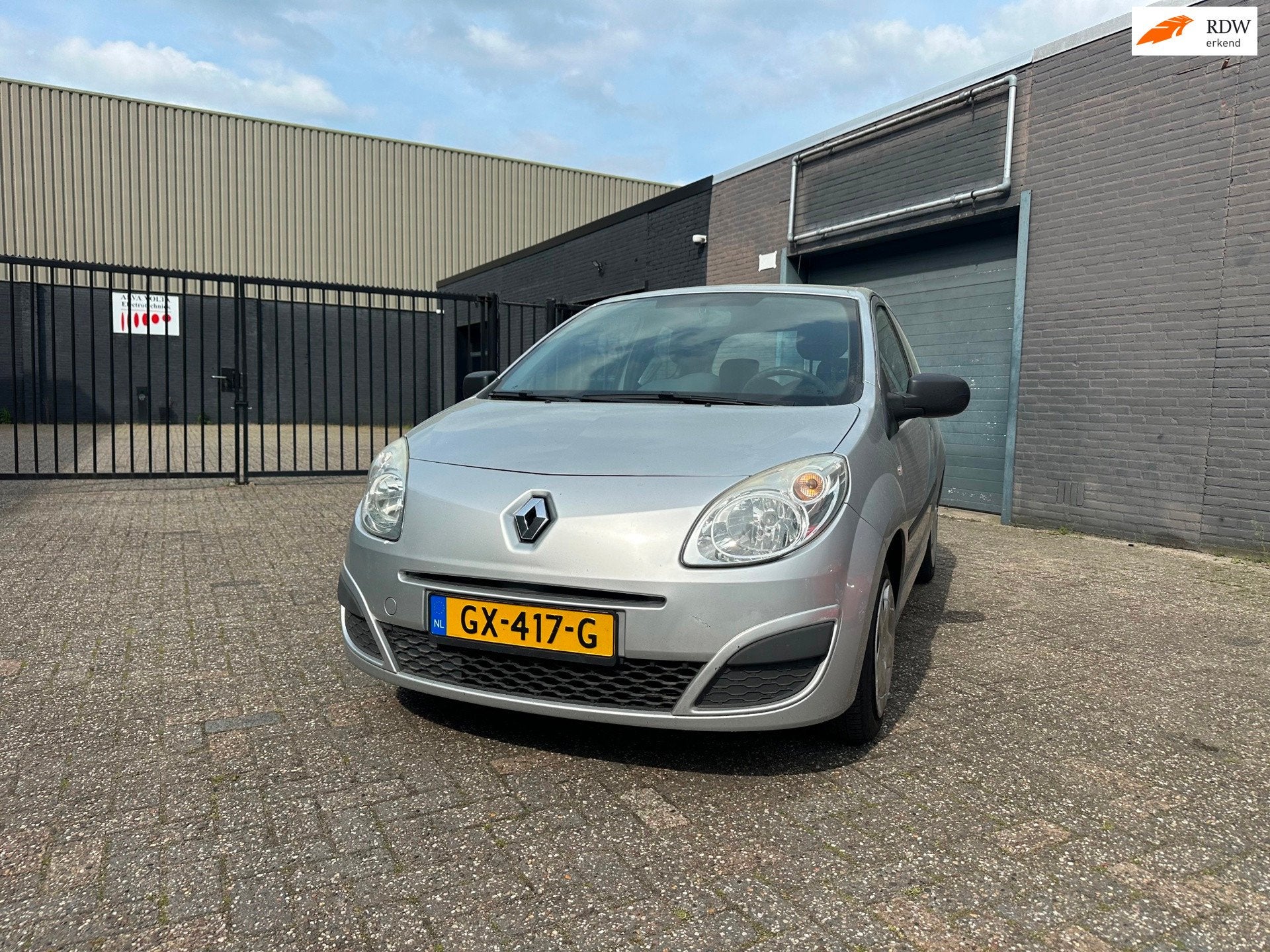 Renault Twingo 1.2 Authentique Airco Elek. Pakket APK NAP., Auto's, Voorwielaandrijving, Gebruikt, 31 €/maand, 4 cilinders