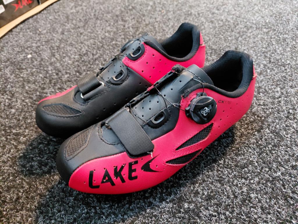 Lake CX176 Fietsschoenen Maat 36 Nieuw! Rood-zwart, Fietsen en Brommers, Fietsaccessoires | Fietskleding, Ophalen, Nieuw, Overige maten