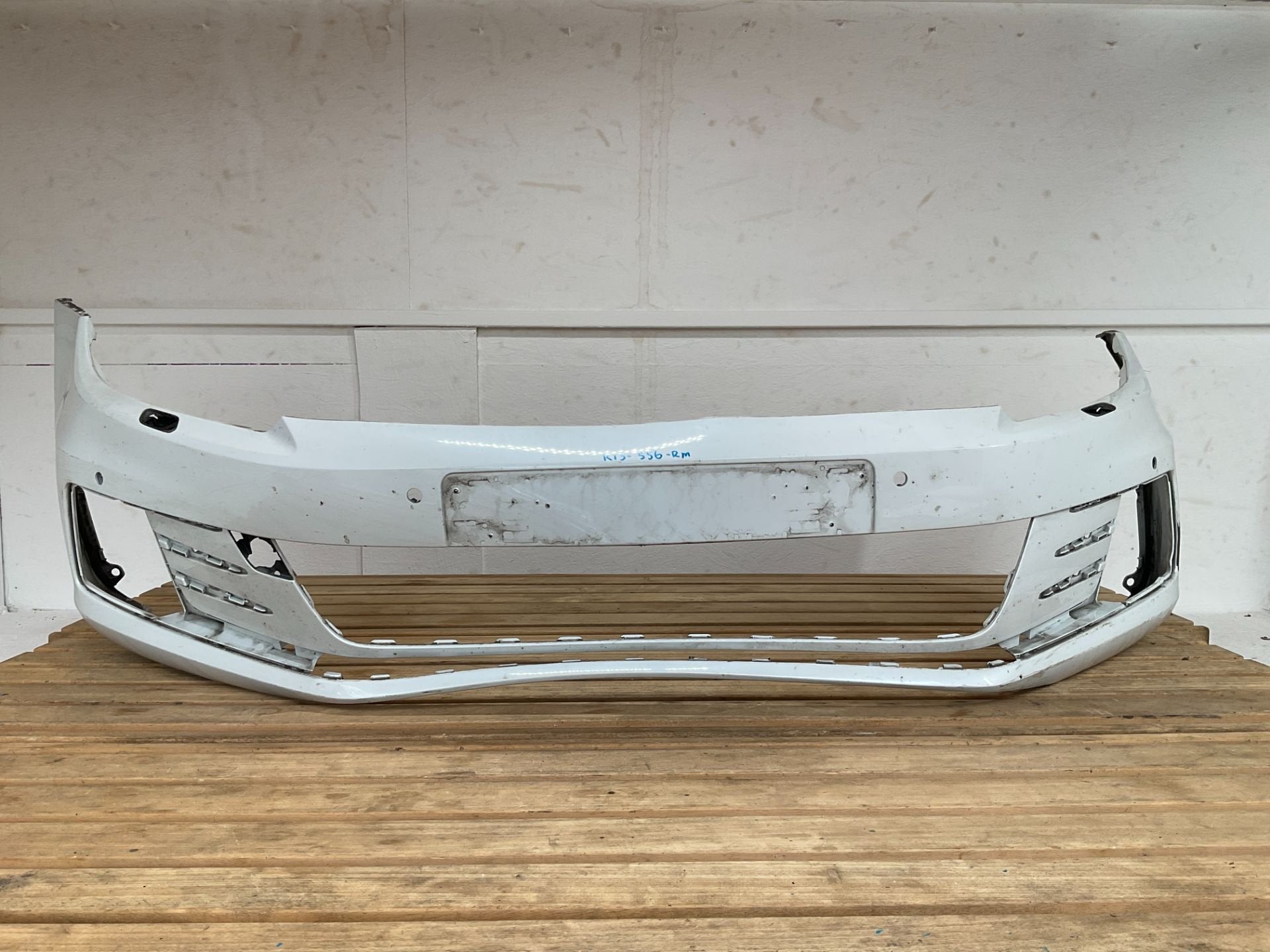 Bumper Volkswagen Scirocco 14-18 Rline R-line Voorbumper 1K8, Volkswagen AG, Nieuw, Bumper, Berliner Ring 2
38440  Wolfsburg, DE