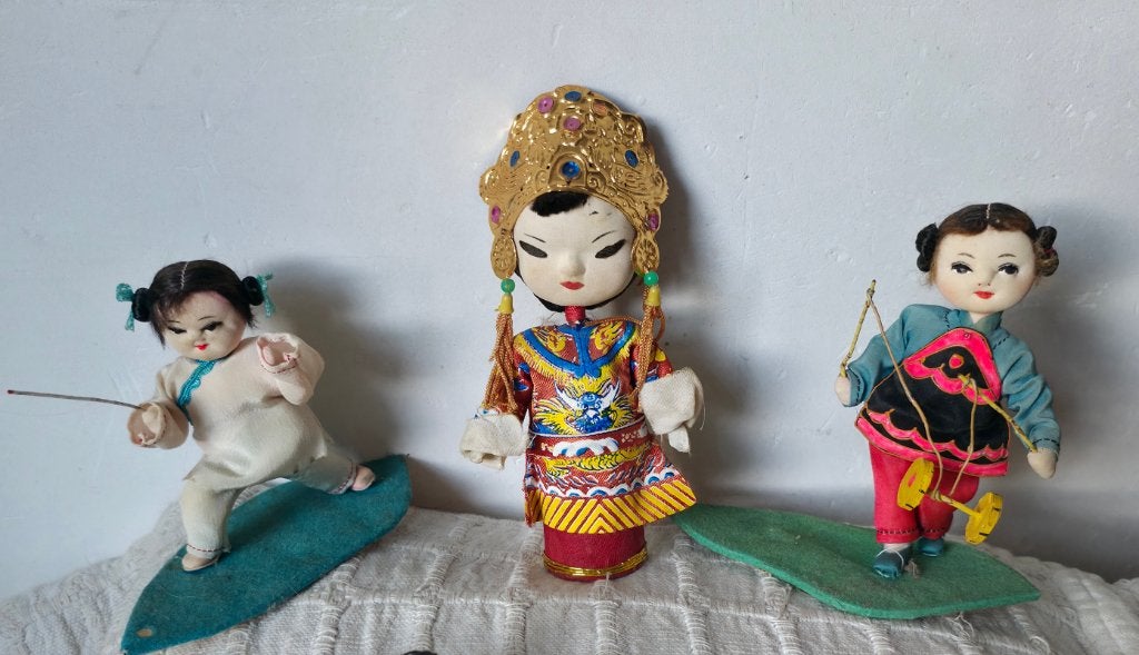 Lotje van 3 kleine oude japanse of chinese popjes, Ophalen of Verzenden, Gebruikt, Pop
