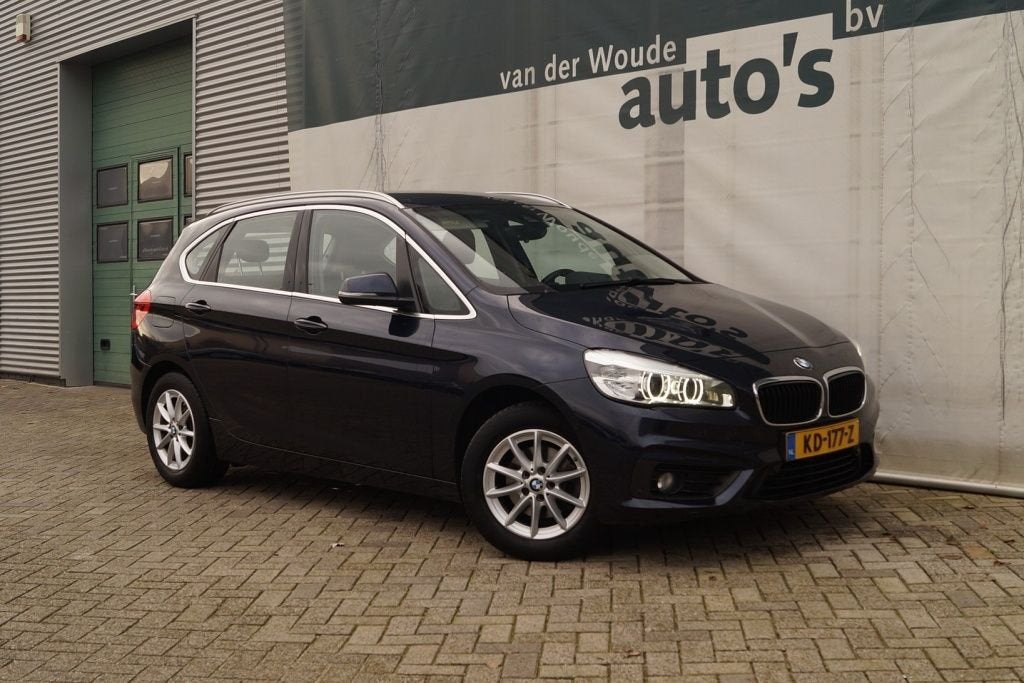 BMW 2 Serie 216d Active High Executive -LEER-LED-NAVI-ECC-, Auto's, Dealer onderhouden, Gebruikt, Blauw, 3 cilinders