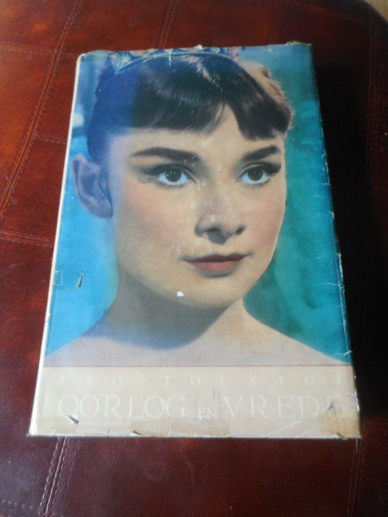 Boek: Oorlog en Vrede....met Audrey Hepburn, Ophalen of Verzenden, A1 t/m A3, Vierkant, Film en Tv