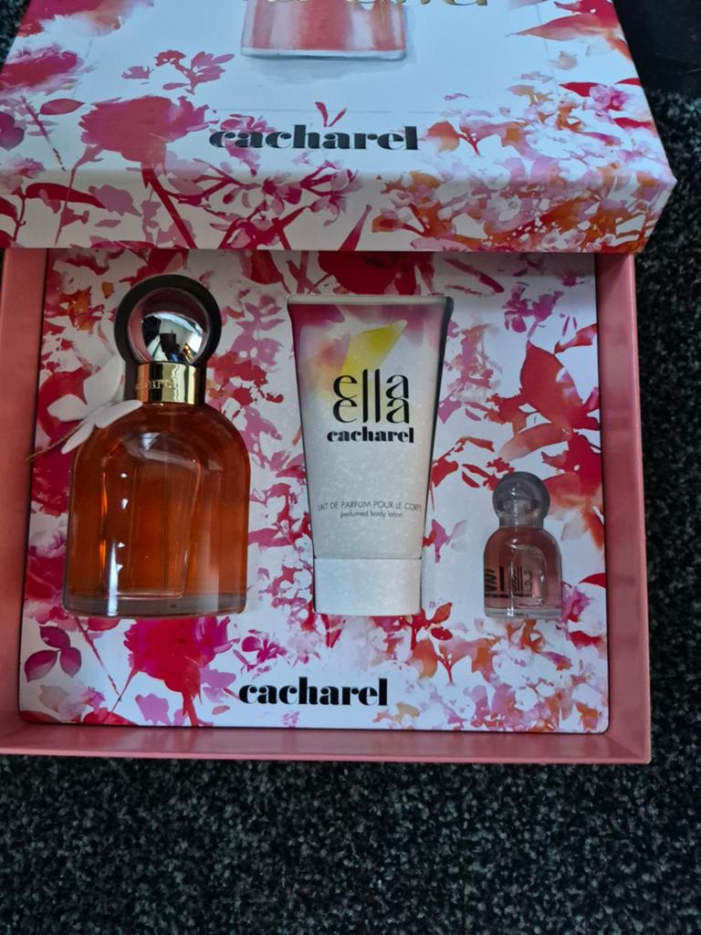 Cacharel Ella Parfum Cadeauset - Eau de Parfum & Bodylotion, Ophalen of Verzenden, Nieuw