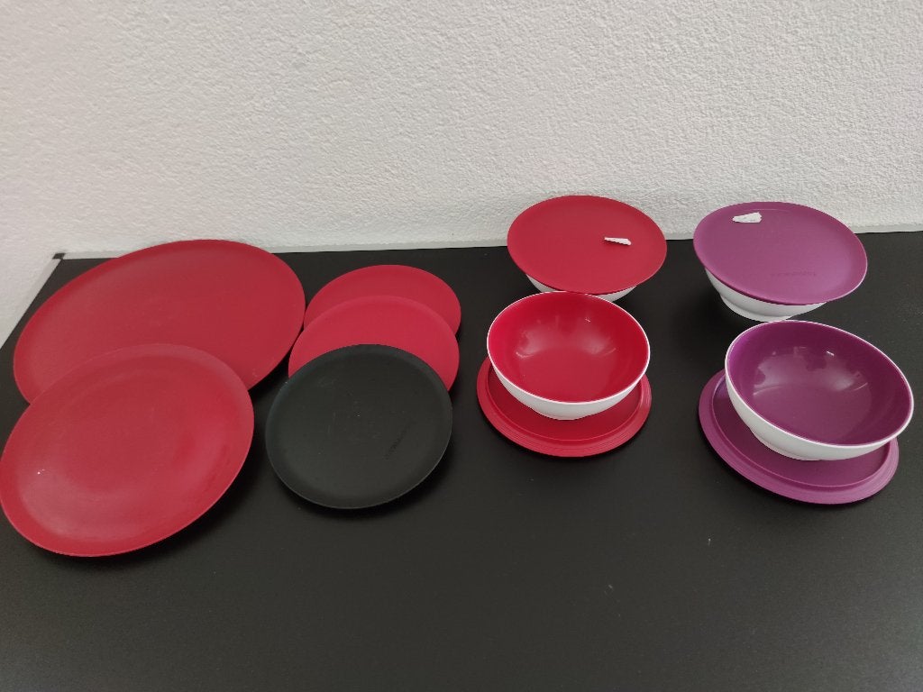 Tupperware 2x Allegra schaaltjes, Rood en paars en deksels, Ophalen of Verzenden, Overige kleuren, Schaal