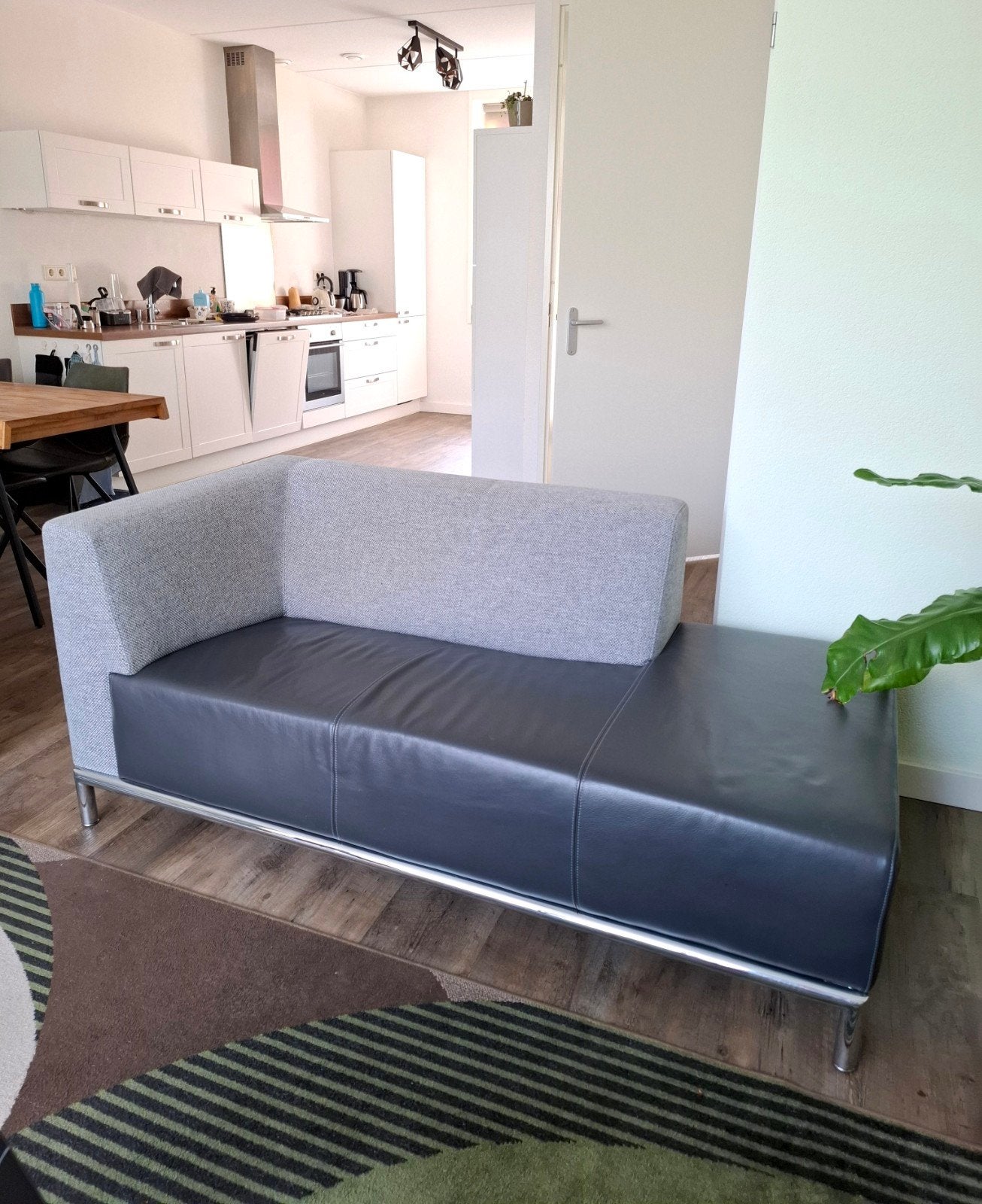 Montél Chaise Longue Design Tweezits bank, Zwart leer, Ophalen, 150 tot 200 cm, Tweepersoons, Zo goed als nieuw
