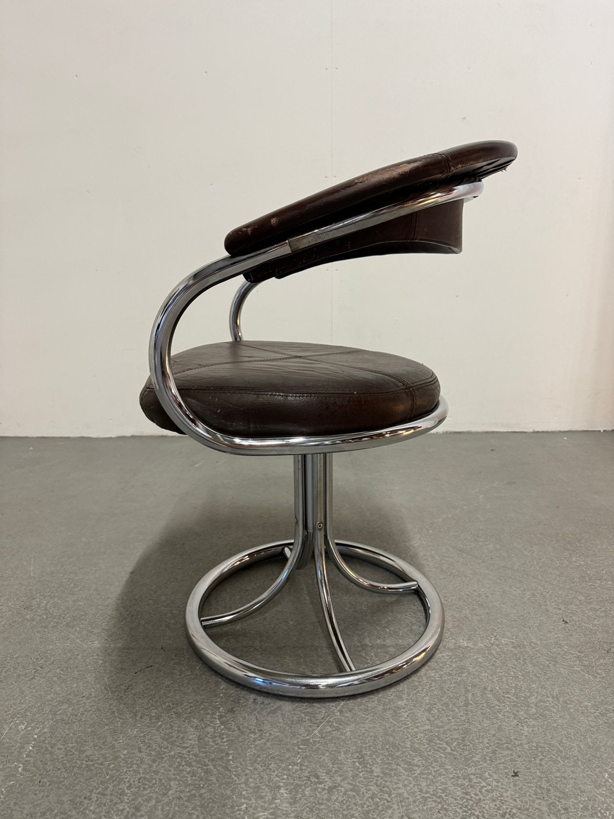 Italiaanse Space Age draai stoel, Gebruikt, Bruin, Info@vintagehaarlem.nl, Leer