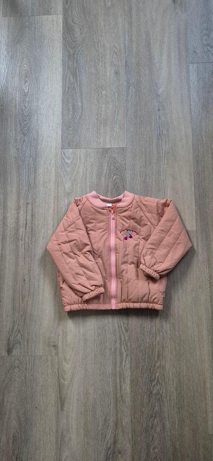 Nieuw roze bomberjack / tussenjas met kersjes en cupcake (ma, Ophalen of Verzenden, Nieuw, Meisje, Jasje