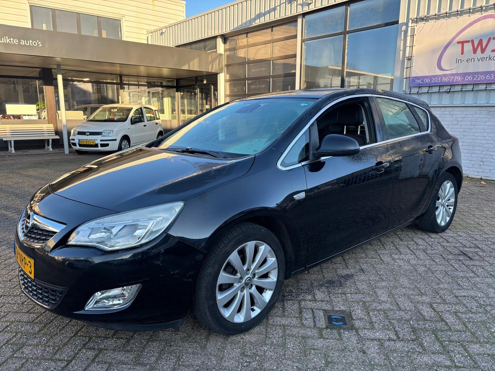 Opel Astra 1.6 Cosmo 5drs automaatbak is defect, Auto's, Opel, Euro 5, 680 kg, 4 cilinders, 116 pk