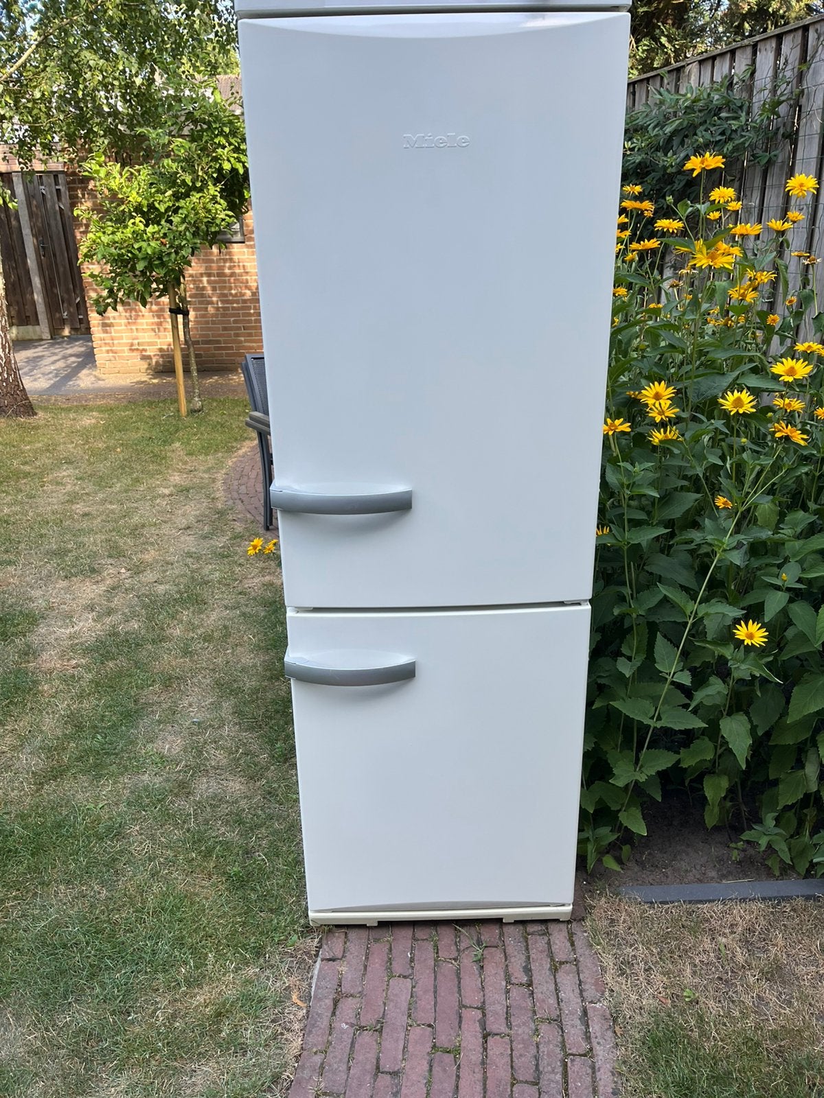 Miele koelvriescombinatie, Ophalen, Gebruikt, 200 liter of meer, Met aparte vriezer