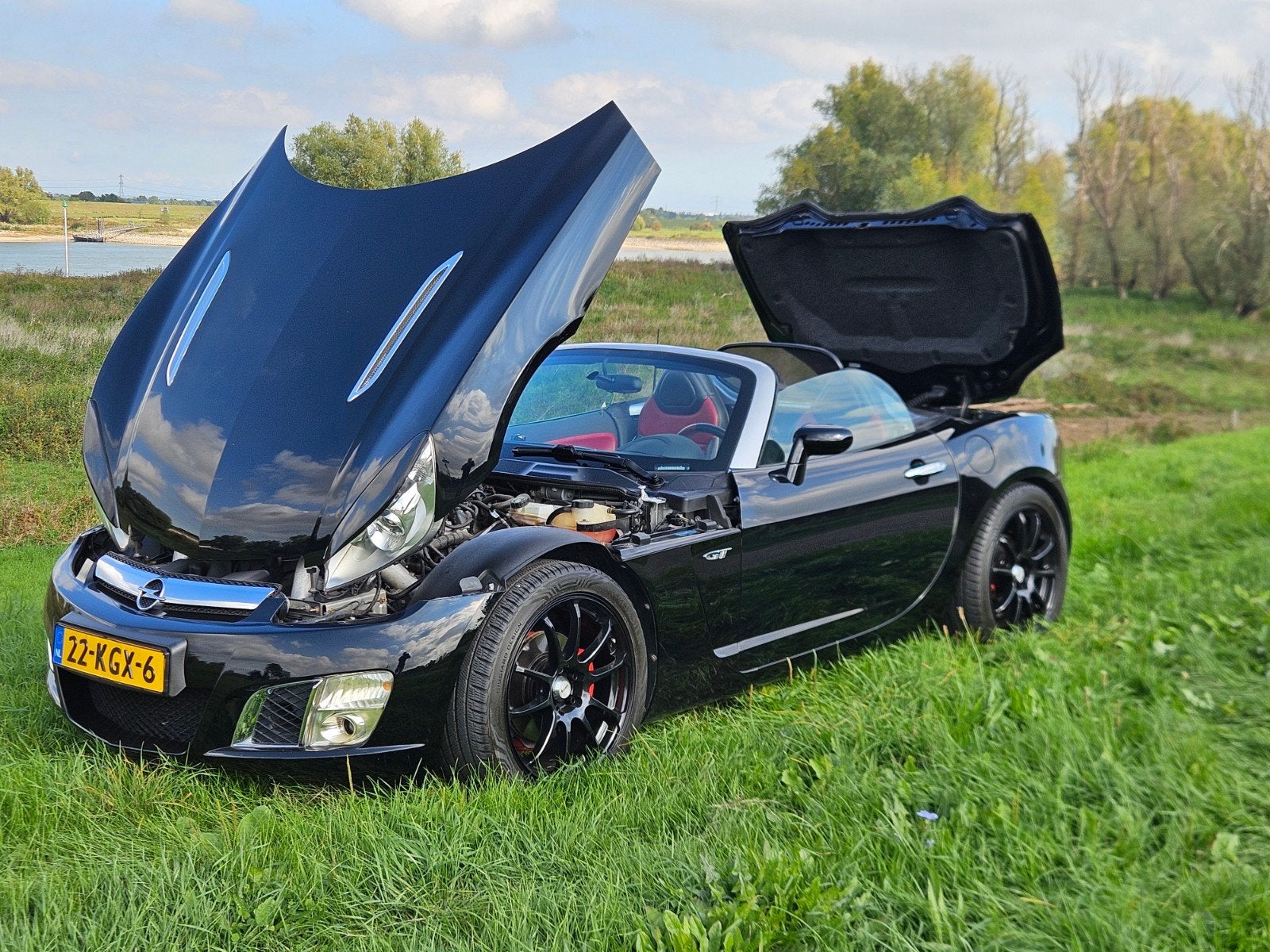 Opel GT 2.0 Turbo 2009 Zwart, Auto's, 1998 cc, Achterwielaandrijving, 264 pk, 4 cilinders
