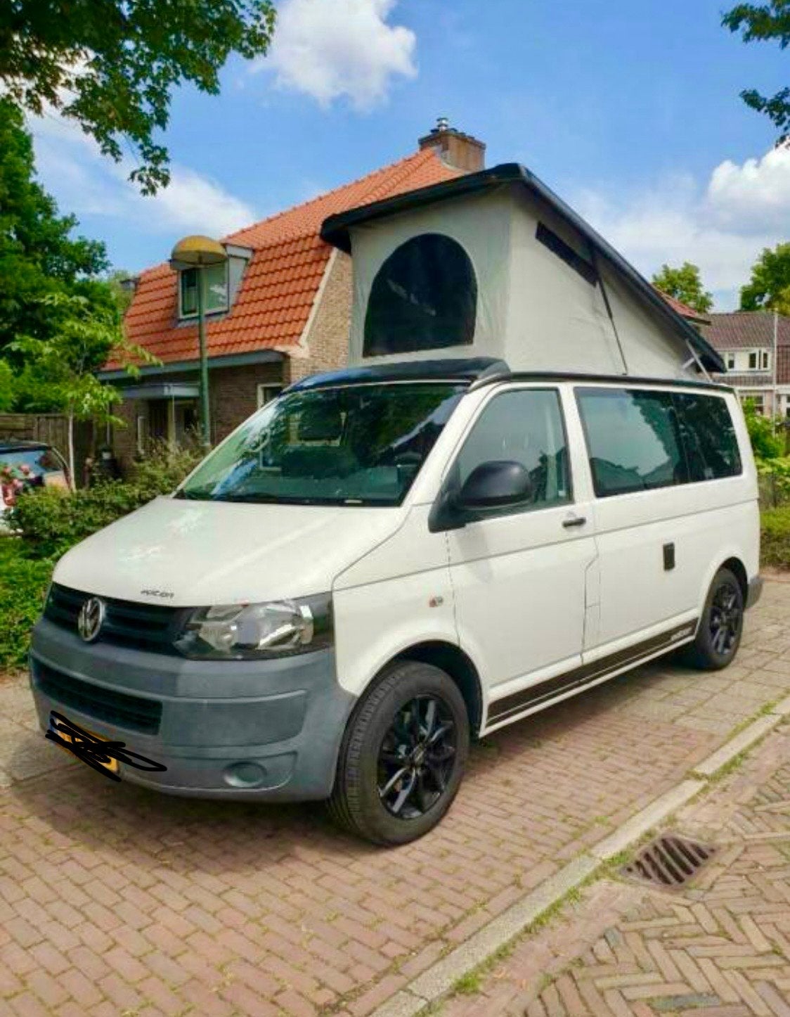 Mooie volkswagen TDI 140pk camperbus met slaaphefdak te koop, Caravans en Kamperen, Campers, Particulier, tot en met 4, Buscamper of Camperbus