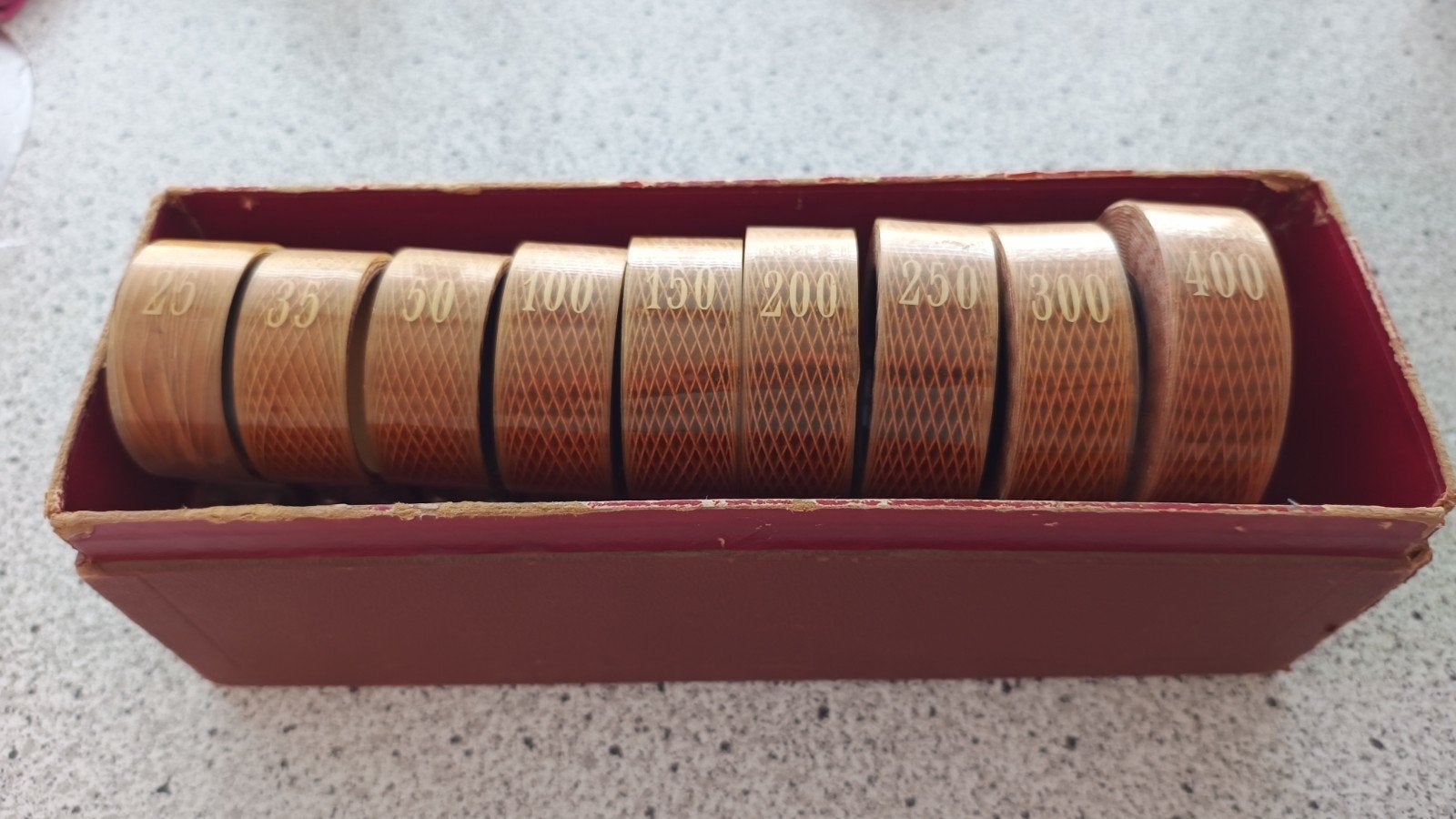 Erres Radio honingraatspoelen set, Ophalen