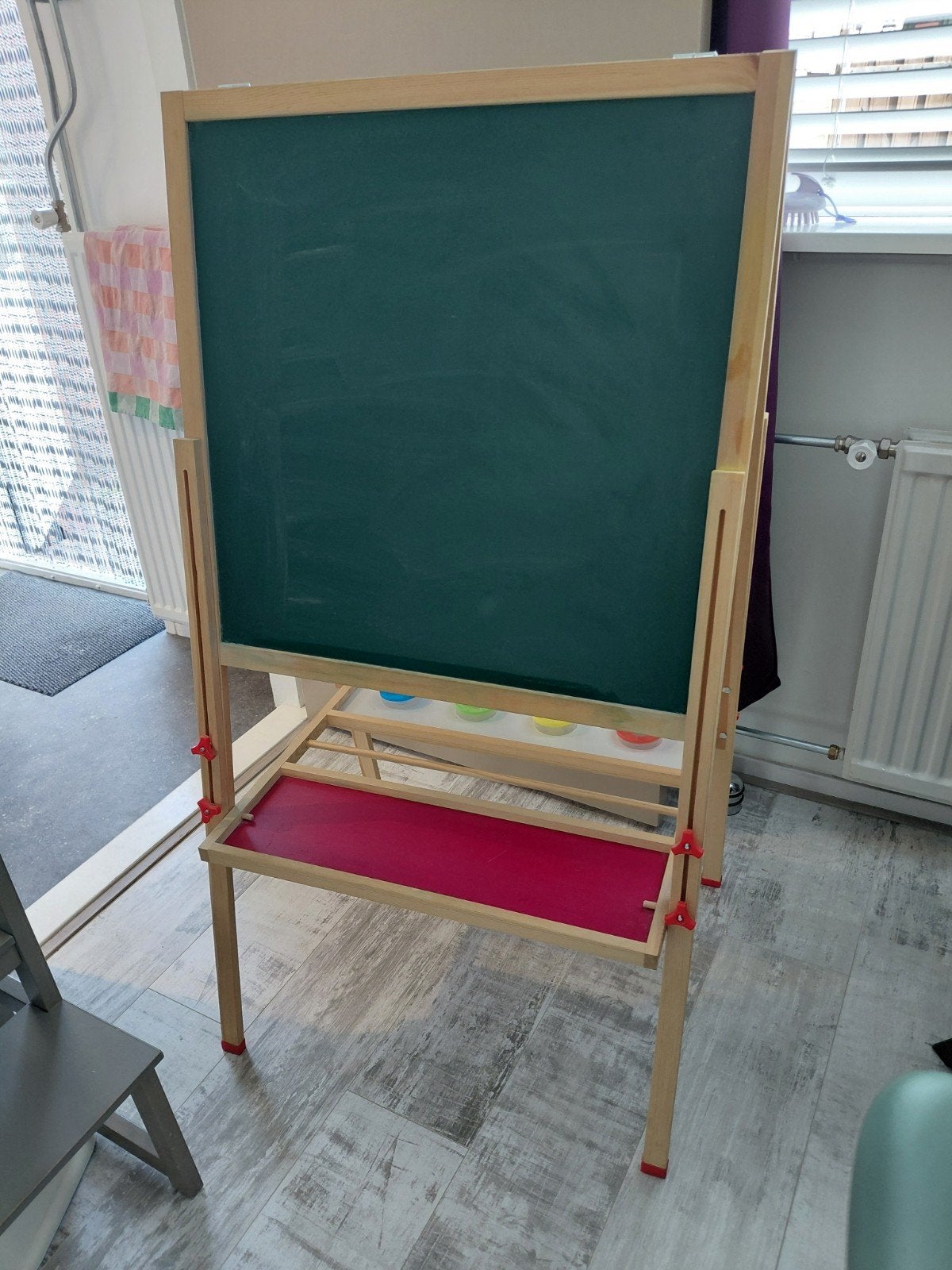 Krijtbord / tekenbord - In hoogte verstelbaar, Ophalen