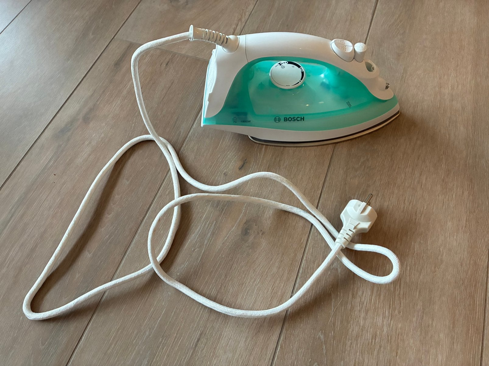 Bosch stoomstrijkijzer, Witgoed en Apparatuur, Ophalen of Verzenden, Zo goed als nieuw, Strijkijzer met snoer
