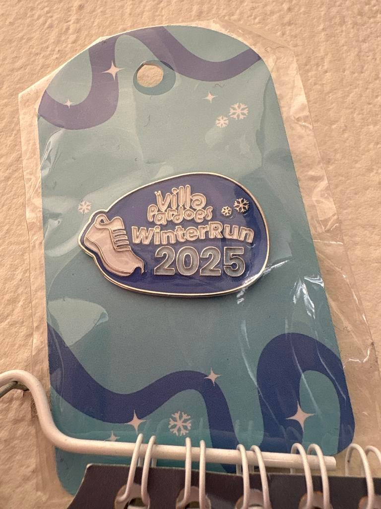 Exclusieve Villa Pardoes Winterrun 2025 Pin - Limited Editio, Verzamelen, Speldjes, Pins en Buttons, Ophalen of Verzenden, Nieuw