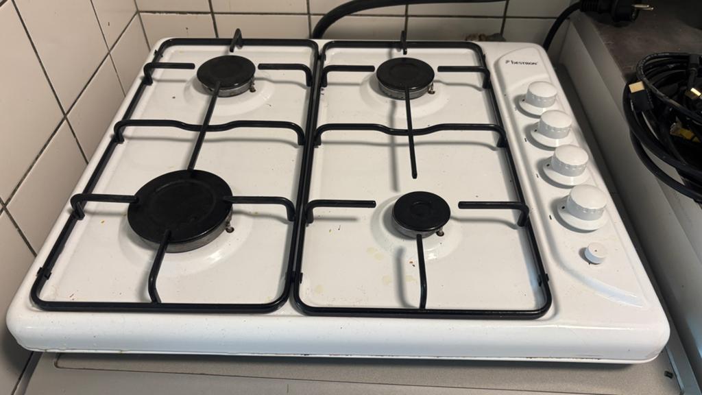 Bestron Gasfornuis - Compact en Efficiënt Koken, Witgoed en Apparatuur, Fornuizen, Gebruikt, Vrijstaand, Gas, 4 kookzones, 45 tot 60 cm
